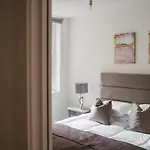 Apartment 4 2 Bedroom, Sleeps X 6
