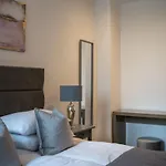 Apartment 4 2 Bedroom, Sleeps X 6
