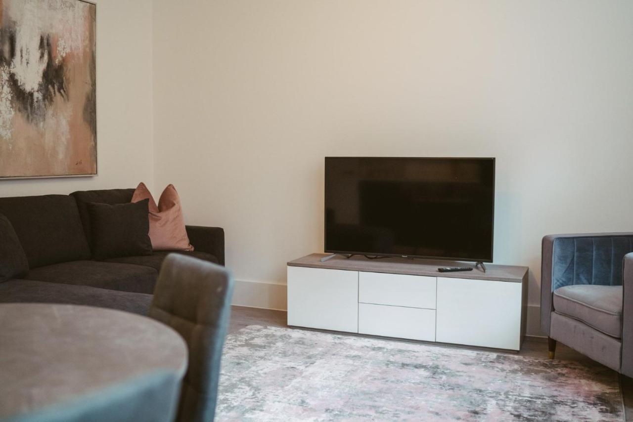 4 2 Bedroom, Sleeps X 6 * York